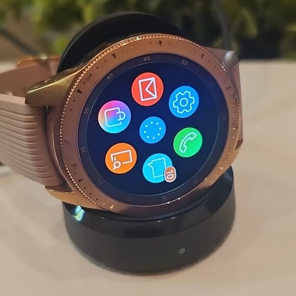 Rose Gold Samsung Smartwatch with Charging Dock - Picture 7 of 12